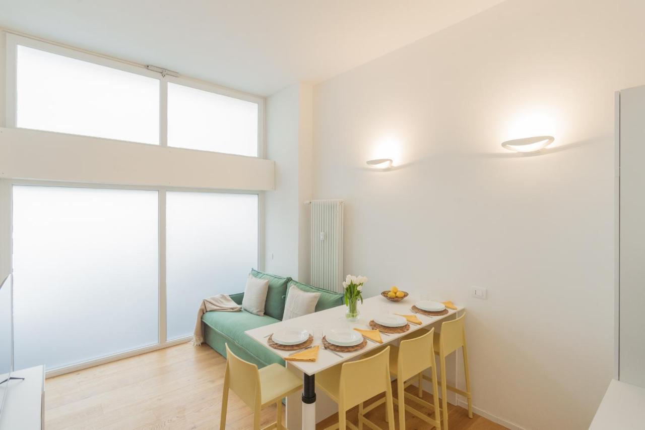 A Step From The Lake Apartment By Rent All Côme Esterno foto